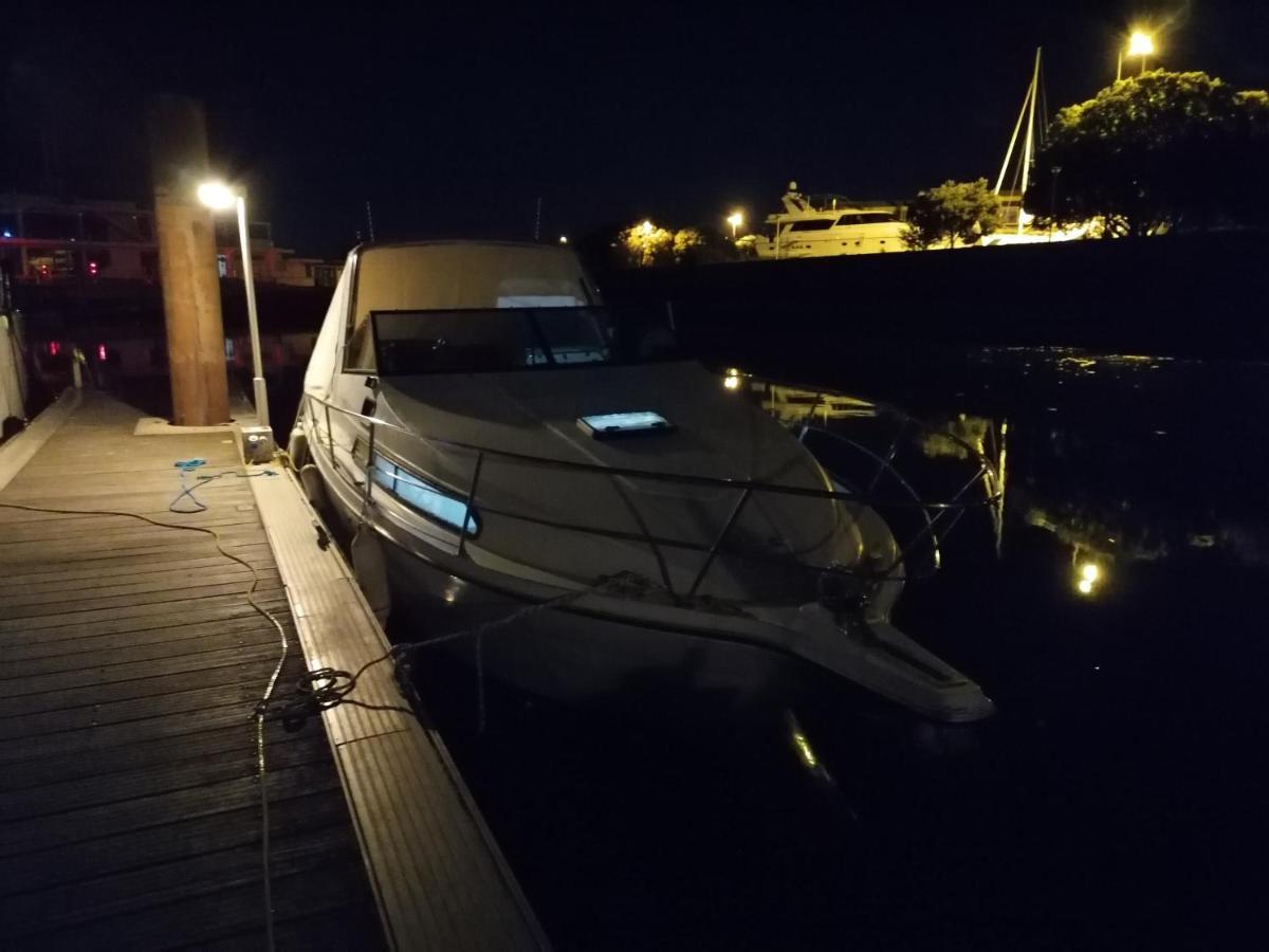 Sejour Insolite Sur Un Yacht. Bateau Hotel A Quai. La Rochelle  Buitenkant foto