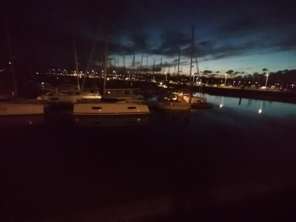Sejour Insolite Sur Un Yacht. Bateau Hotel A Quai. La Rochelle  Buitenkant foto